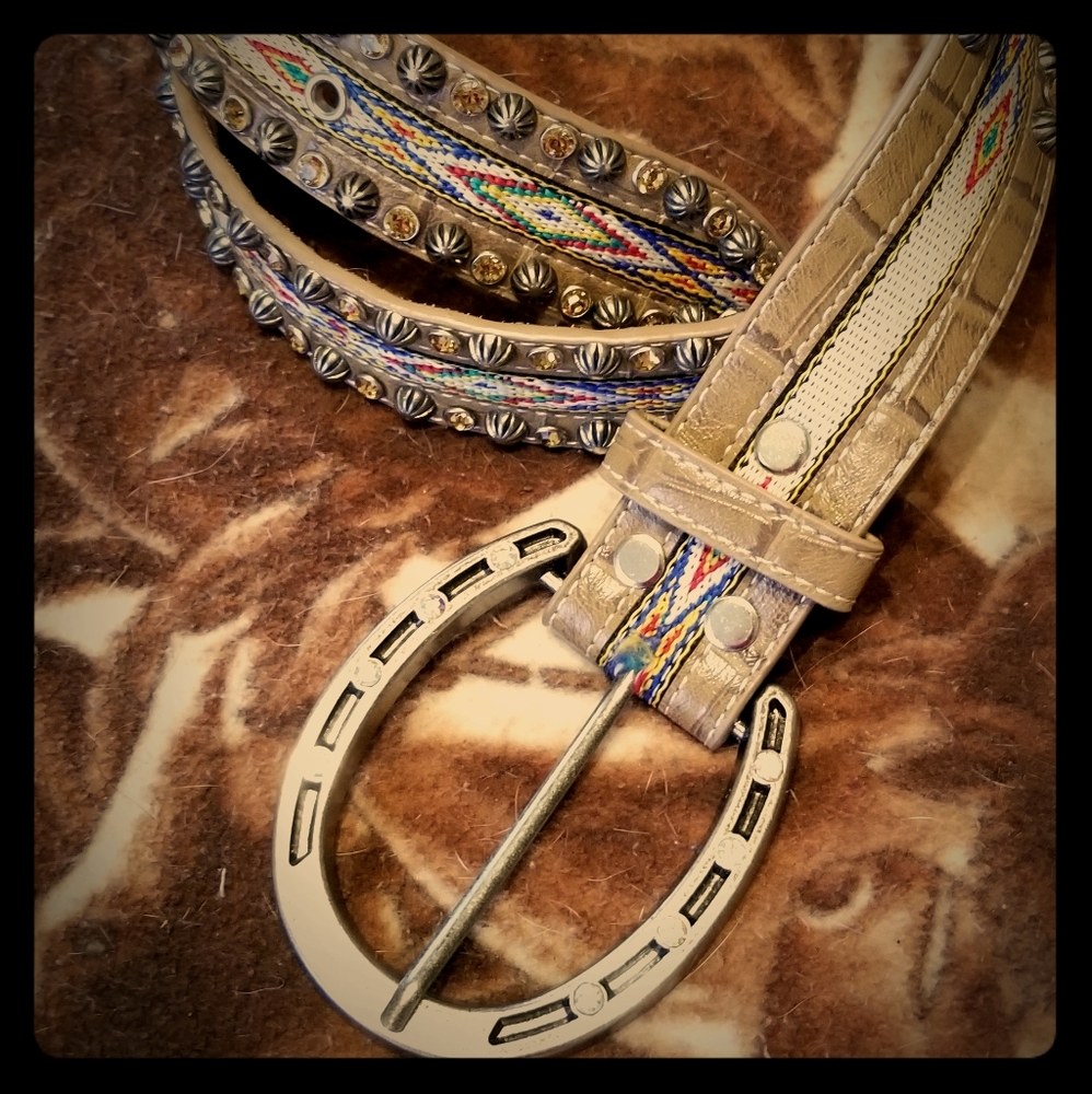 Ladies Western  Belt with inlay and rhinestones